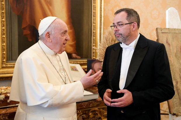 FILE PHOTO: Pope Francis meets with Ukraine's ambassador to the Vatican, Andriy Yurash, during a private audience at the Vatican, April 7, 2022. Vatican Media/­Handout via REUTERS/File Photo