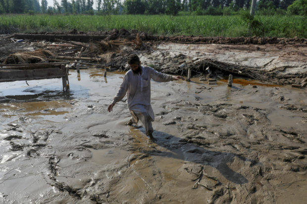 Cataclysmic floods in Pakistan kill 1,100, including 380 children
