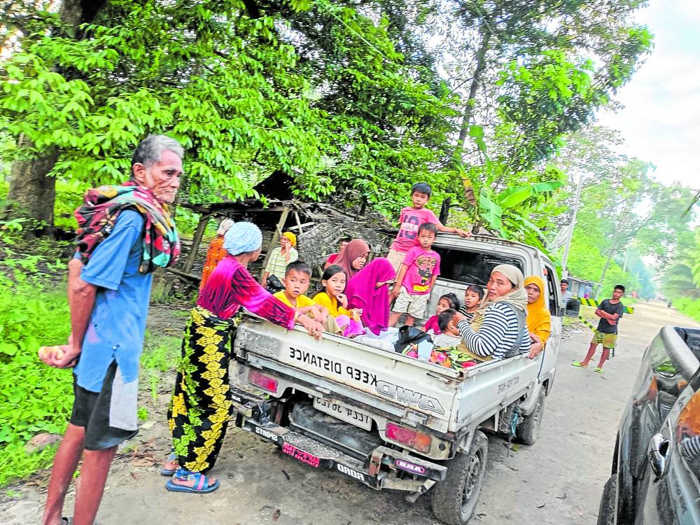 Residents of Barangay Macabual in Pikit, Cotabato