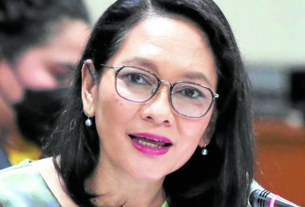 Senator Risa Hontiveros is not happy about the plan of the SRA to sell confiscated smuggled sugar in Kadiwa stores.