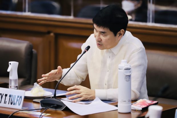 Senator Raffy Tulfo on Tuesday called out several practices of the Philippine National Police (PNP) in handling road incidents, including the alleged facilitation of settlements, disregard for the legal arrest procedure, and the abuse of police power. 