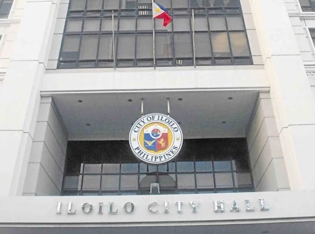 Iloilo councilor pushes probe on 'mercy killings' of dogs; council snubs proposal
