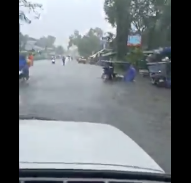 National Highway, Dolores, Cabangan (in front of rural bank) Status: Passable as of reporting time Time: 1100AM Video Courtesy: PDRRMO Operations and Warning