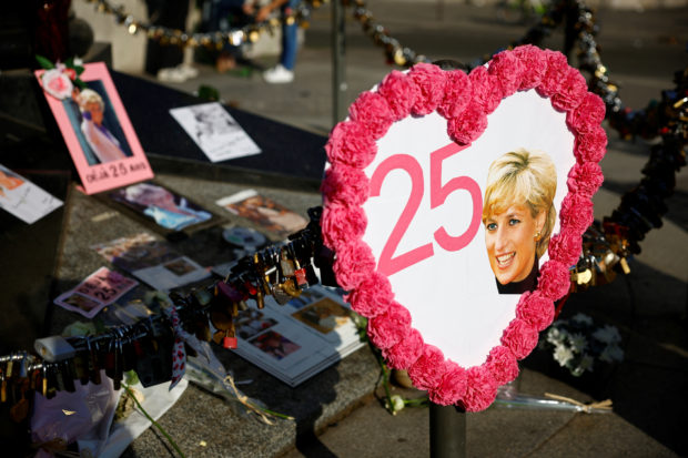 Mourners mark Princess Diana’s death in Paris, 25 years on