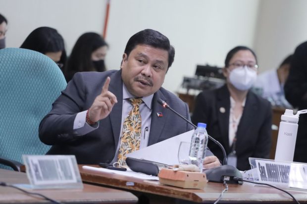 Senator Jinggoy Estrada uncovered on Thursday the practice of “repeat orders” and “split contracts” in the procurements of the Department of Education (DepEd).