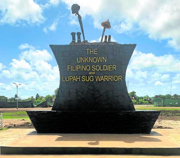 Another marker honors the unknown soldiers and Tausug warriors