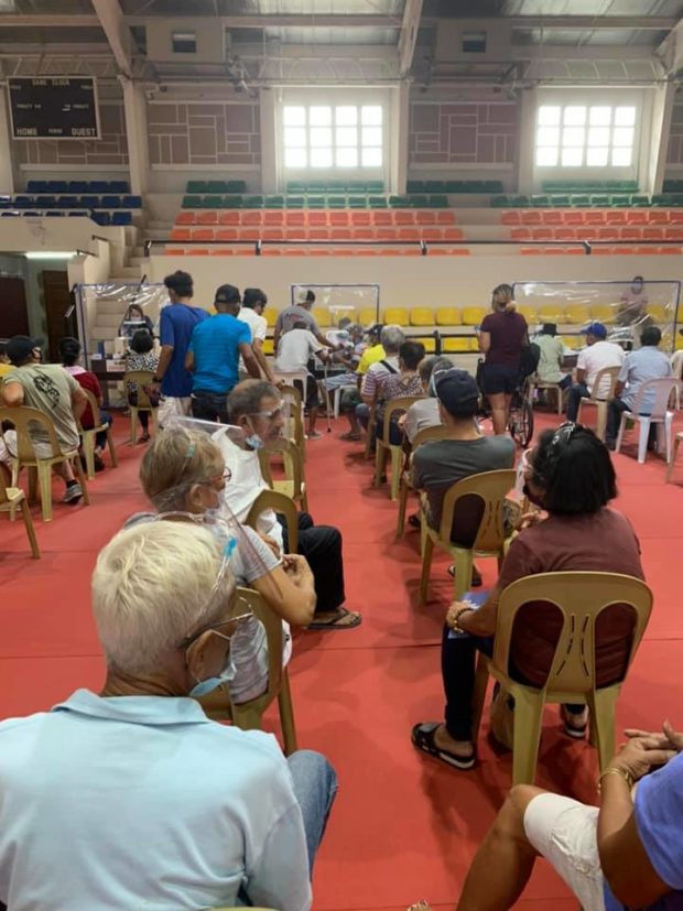 COVID-19 vaccination for  senior citizens in Ligao City, Albay. Image from Ligao City Health Office / Facebook; elderly