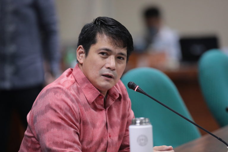 Robin Padilla notes Filipinos' apparent 'addiction' to people power ...