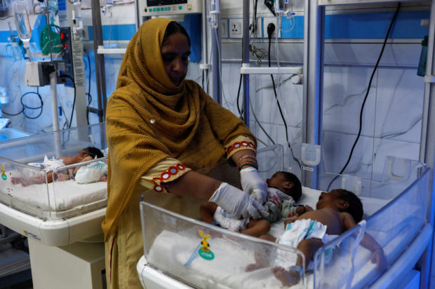 pakistan pregnant women birthing