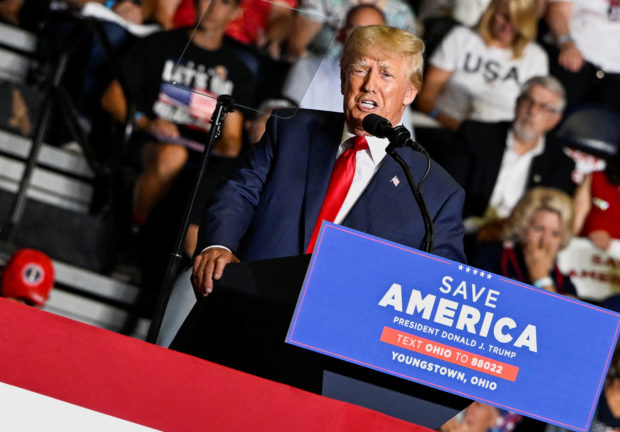 Former U.S. president Donald Trump speaks during a rally in Youngstown, Ohio, U.S., September 17, 2022.  REUTERS/Gaelen Morse/File Photo