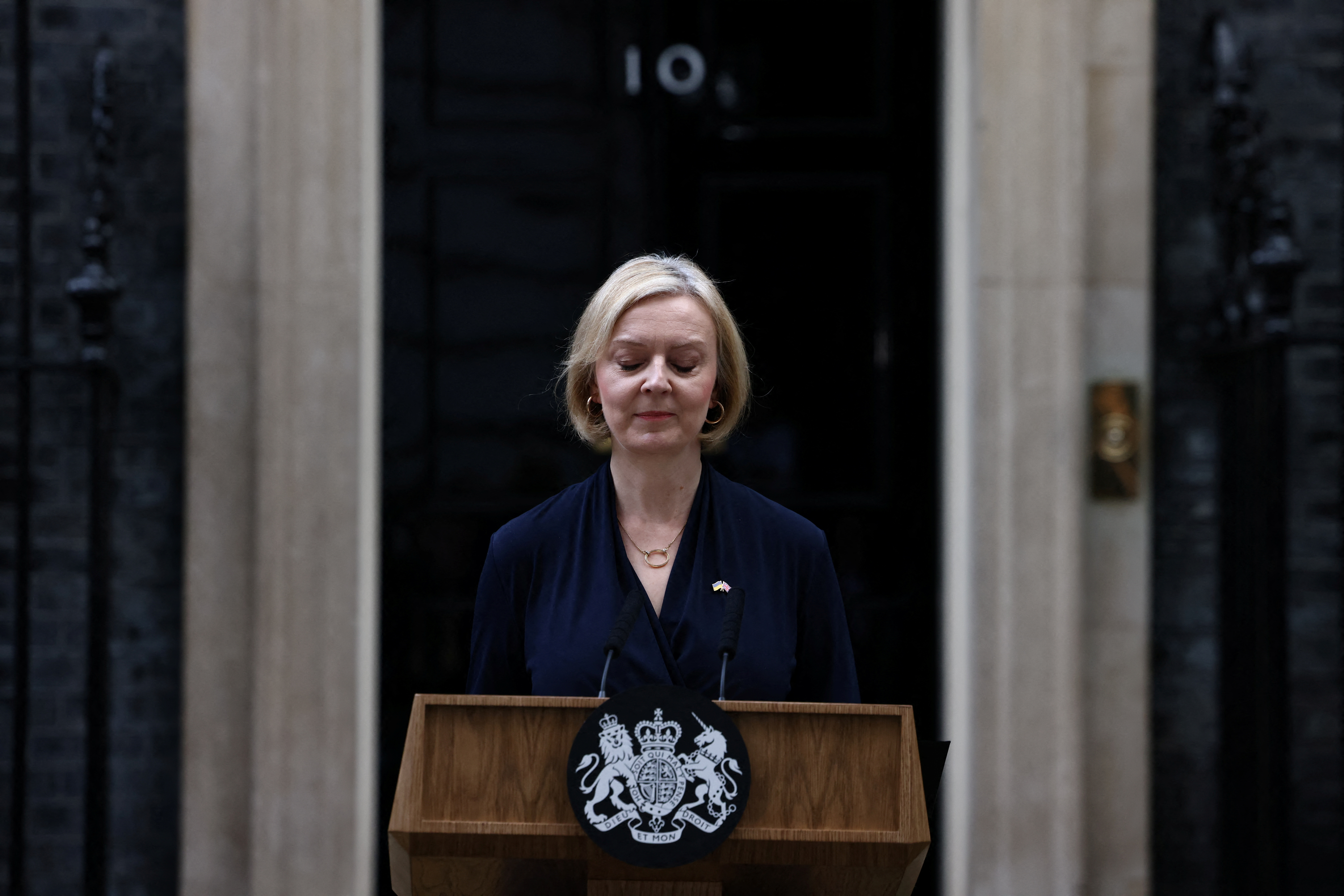 British Prime Minister Liz Truss announces her resignation, outside Number 10 Downing Street, London, Britain October 20, 2022. REUTERS/Henry Nicholls UK
