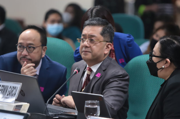 It would be “very difficult” to jumpstart the construction of the new Commission on Elections (Comelec) building along Macapagal Avenue in Pasay City with a mere P500 million budget.
