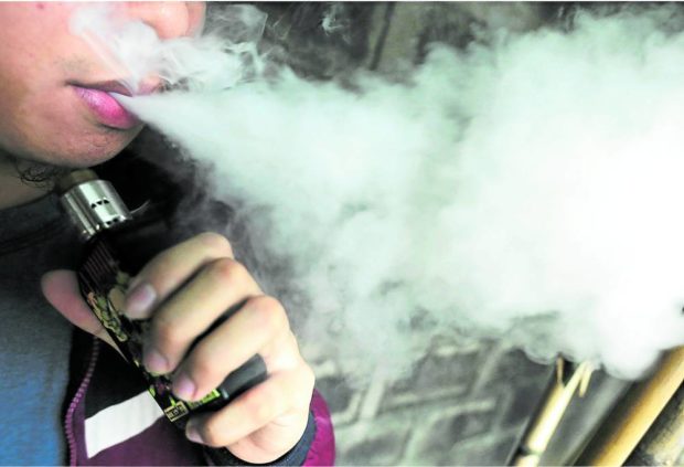 The government is being urged to raise the minimum age of people allowed to use vaping products to 25.