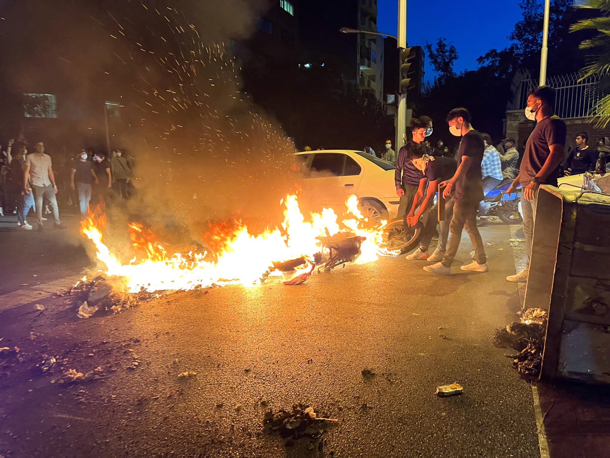 Protesters Rally Across Iran In Third Week Of Unrest Over Amini's Death ...