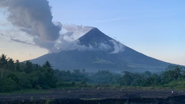 Disaster execs readies evacuation plan as Mount Mayon remains restive.