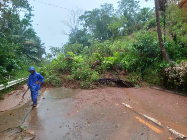 Storm triggers landslides, floods in Cagayan neneng evacuated