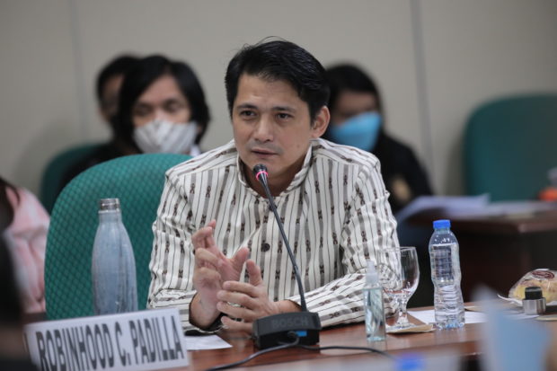 Senator Robin Padilla is appealing to the government to at least make IPs presentable and teach them to sing carols at Christmas time.