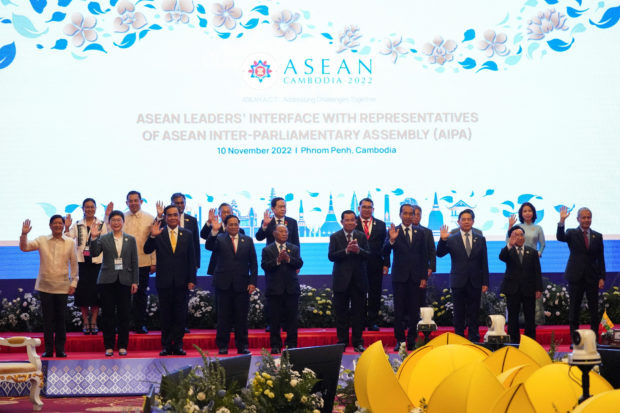 ASEAN leaders pose for a group picture as they meet with representatives of ASEAN Inter-Parliamentary Assembly (AIPA) during the ASEAN Summit in Phnom Penh, Cambodia November 10, 2022. REUTERS/Cindy Liu