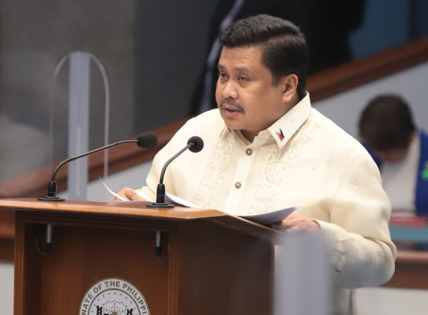 Senator Jinggoy Estrada has filed two separate resolutions praising the Filipino kickboxing team and debaters who triumphed against other nations.