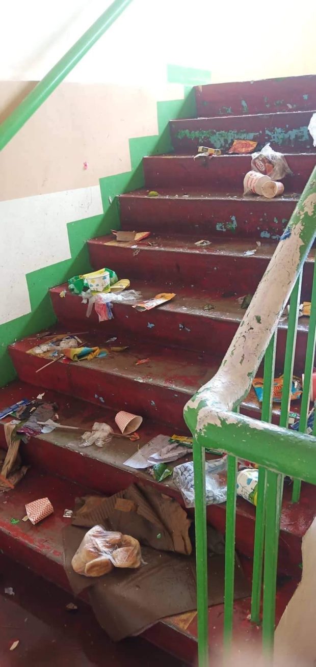 Facilities in the Muntinlupa school are left damaged and disorganized after it was used as an evacuation site during Severe Tropical Storm Paeng’s onslaught. Photos from the Facebook of Muntinlupa City Mayor Rozzano “Ruffy” Biazon. 