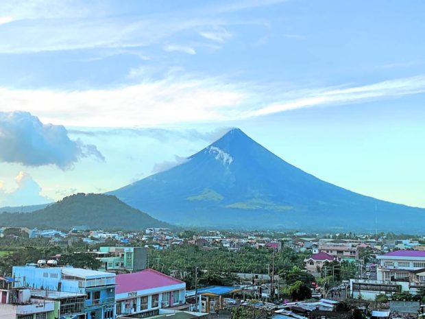 Phivolcs alert: Mayon Volcano’s lava dome ‘slowly growing’ quakes