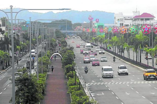 ROAD SHARING The Iloilo City government continues to find ways to make its roads friendly to motorists, commuters and other users through a review of its public transport route plan. —PHOTO COURTESY OF ARNOLD ALMACEN
