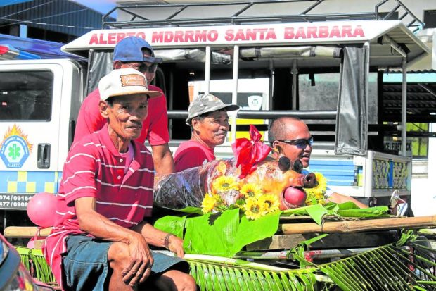 Santa Barbara town in Iloilo province holds its first Lechon Festival on Sunday to help hog growers earn amid the threat of African swine fever. STORY: Swine fever-hit Iloilo town stages lechon fest