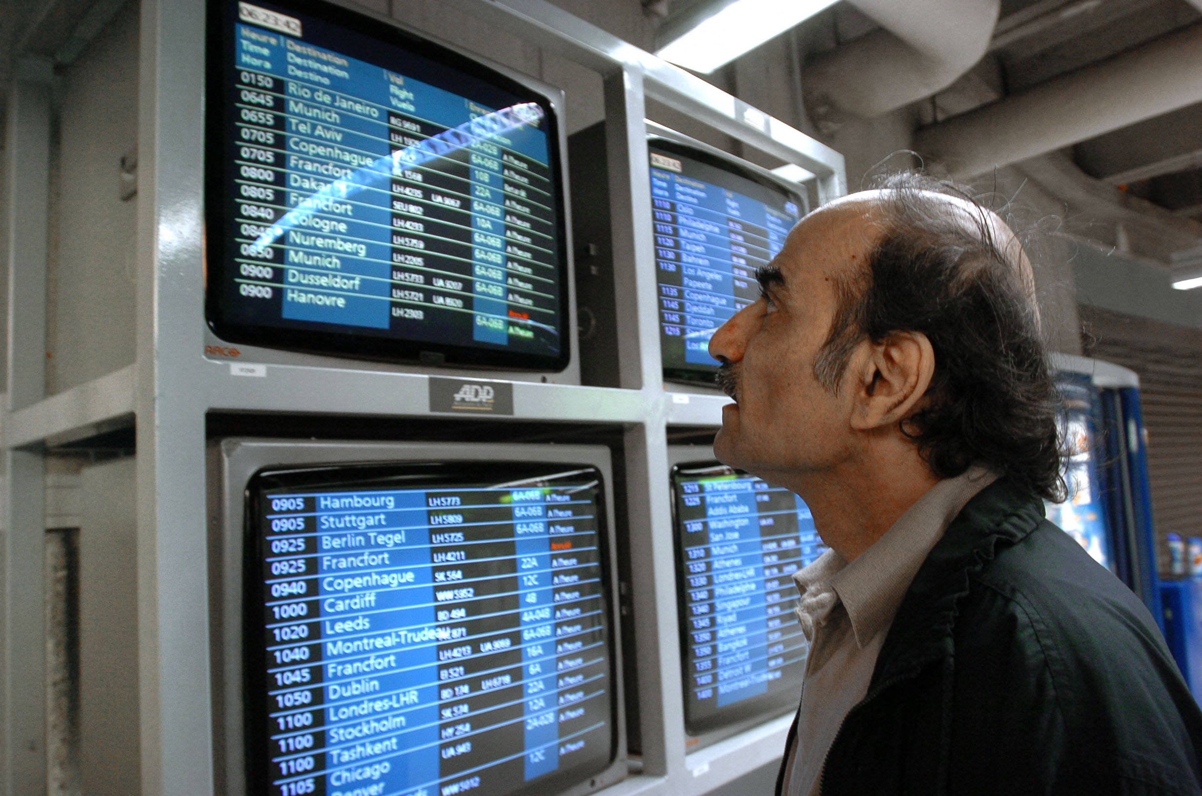 Iranian Man Who Inspired 2004 Movie The Terminal Dies in Paris Airport