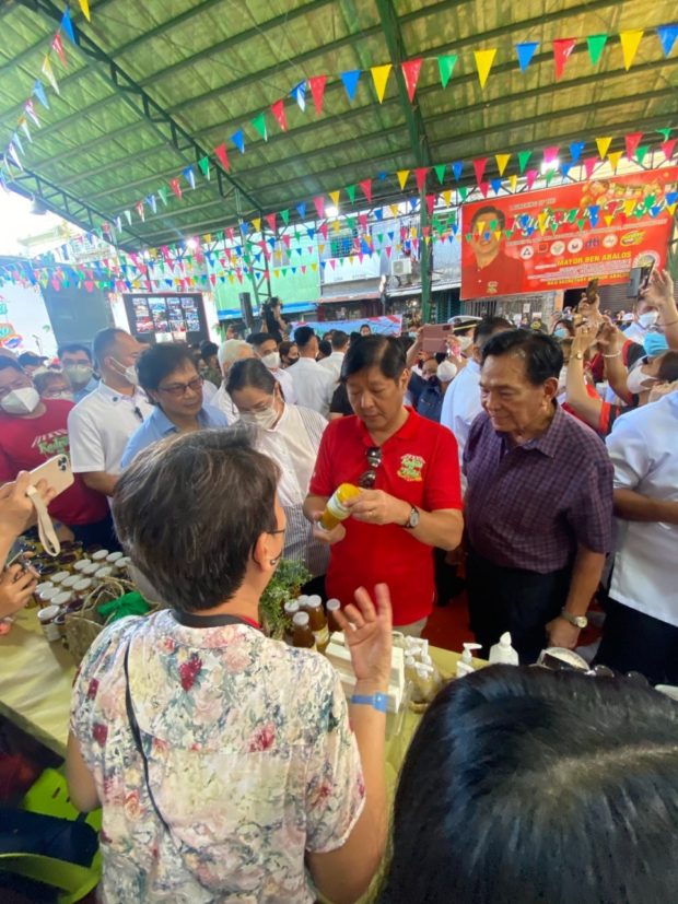 Marcos: Kadiwa ng Pasko stores to sell cheaper goods, rice at P25 per kilo