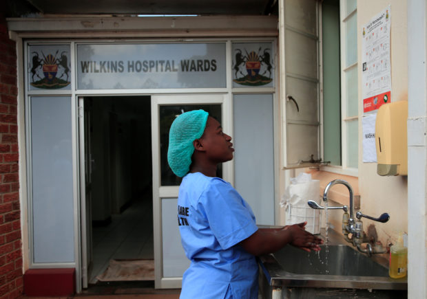 Zimbabwean health workers