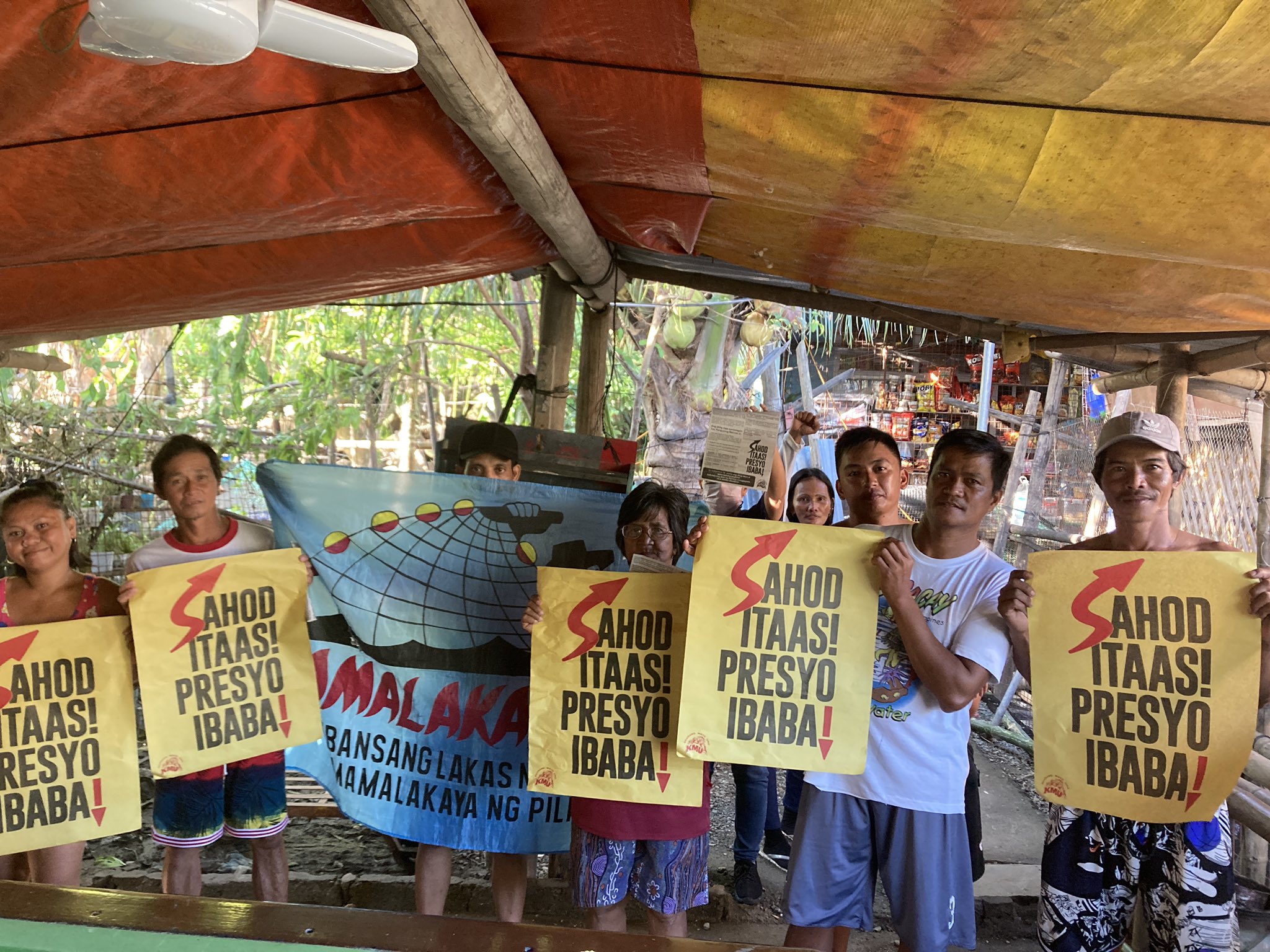 Fisherfolk join protest for workers' wage hike, and call for fuel subsidy | Photos from Pamalakaya