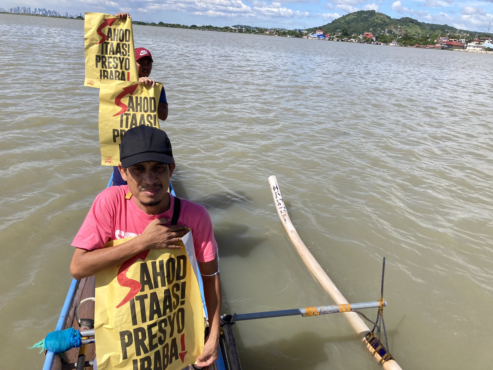Fisherfolk join protest for workers' wage hike, and call for fuel subsidy | Photos from Pamalakaya