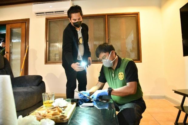 PDEA raids a suspected "shabu" laboratory in Muntinlupa City