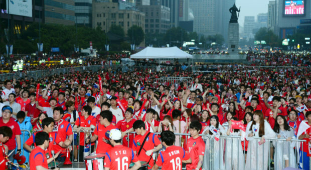 street cheering event at Gwanghwamun Square