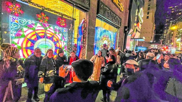 The Philippine Consulate General in New York City lit two big Christmas lanterns from Pampanga province on Thursday to give the Filipino community there a sense of home while allowing Americans to get a glimpse of Filipino Christmas.