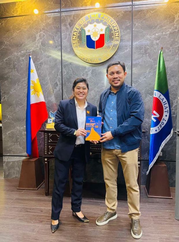 Department of Information and Communications Technology (DICT) Undersecretary and former Build, Build, Build committee chair Anna Mae Yu Lamentillo gave a copy of the Night Owl book’s second edition to Senator Mark A. Villar.