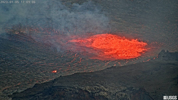 The eruption of the Kilauea  volcano in Hawaii resumes on January 5, the USGS said.