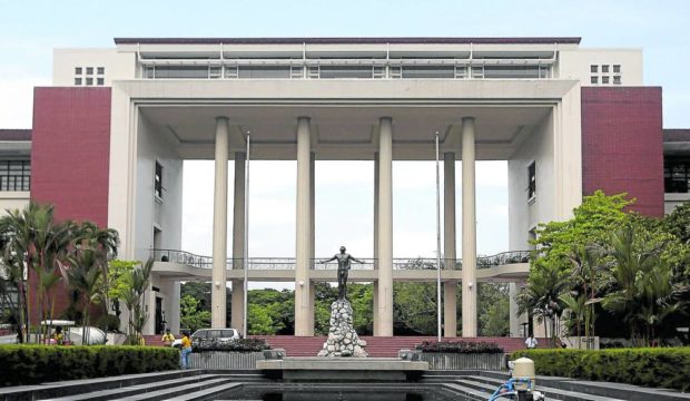 University of the Philippines, Quezon Hall and the Oblation. STORY: Student’s rambling essay triggers AI question in UP