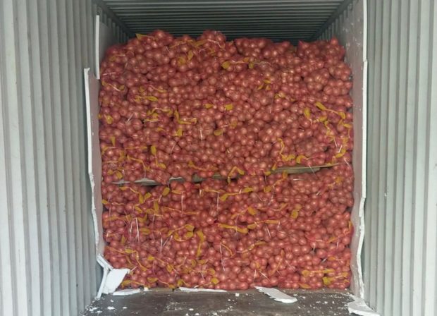 Smuggled onions in a container van. STORY: Only 7% of agri goods smuggled, but there‘s an alarming rise – Salceda
