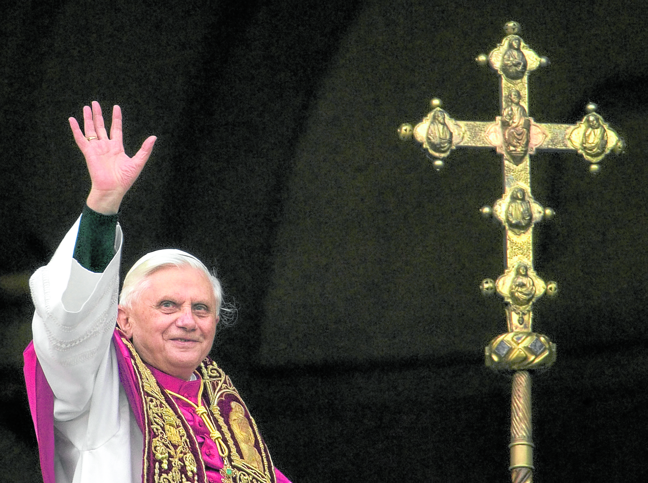 Marcos, bishops mourn death of Pope Benedict XVI