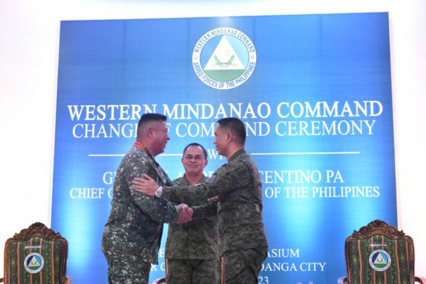 AFP Chief of Staff Gen. Andres Centino (center) presides over the leadership turnover in the Western Mindanao Command on Friday. Maj. Gen. Roy Galido took the helm from acting commander, Brig. Gen. Arturo Rojas. STORY: AFP in high morale despite some ‘displeasure’ in ranks – Centino