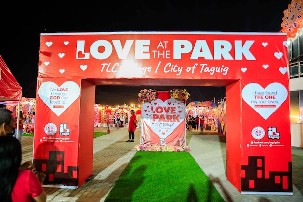 Love at the Park entrance in Taguig