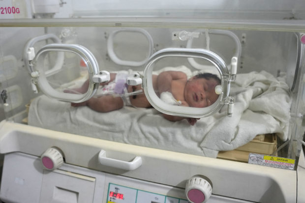 Syria newborn pulled alive