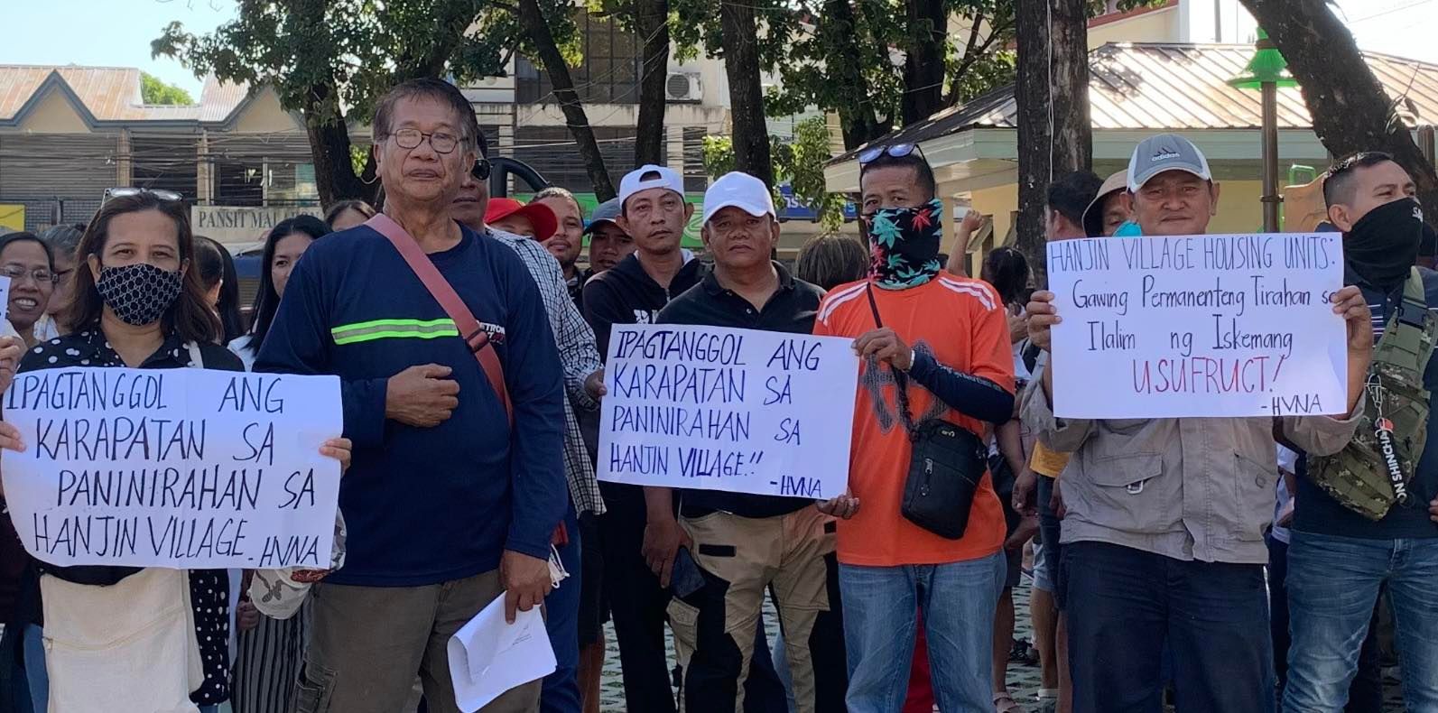 Former workers of Hanjin shipyard in Zambales province stage a protest 