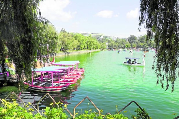 Burnham Park, with a man-made lake as its main feature, is among the top tourist attractions in Baguio City. STORY: Baguio media to pick ‘Lucky Summer Visitors’ on Maundy Thursday