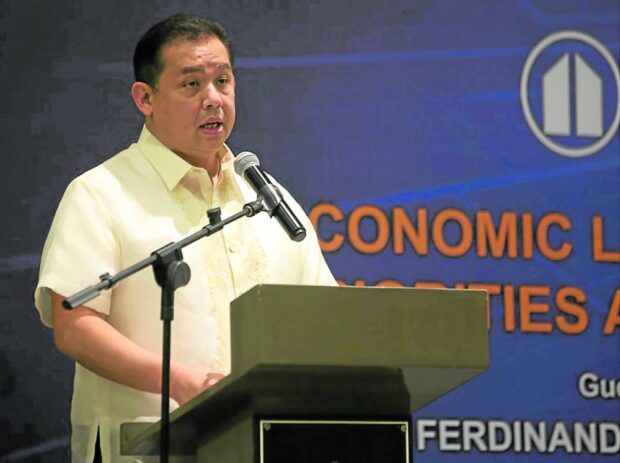 Speaker Ferdinand Martin Romualdez on Sunday stressed that the investigation currently being conducted against police officials allegedly involved in an attempted cover-up of the 990 kilograms of shabu worth P6.7 billion seized in 2022 “must be swift and thorough.”