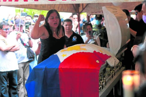 The widow of slain Negros Oriental governor Roel Degamo has formally asked the House of Representatives to expel Negros Oriental 3rd District Rep. Arnolfo Teves Jr. over allegations of involvement in e-gambling, online cockfighting, and murder of several individuals.