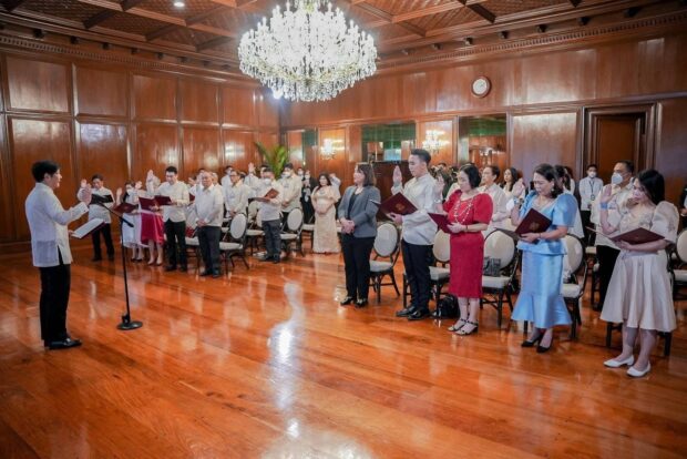 Marcos Jr. swears in new officers of Publishers Association of the Philippines, Inc.