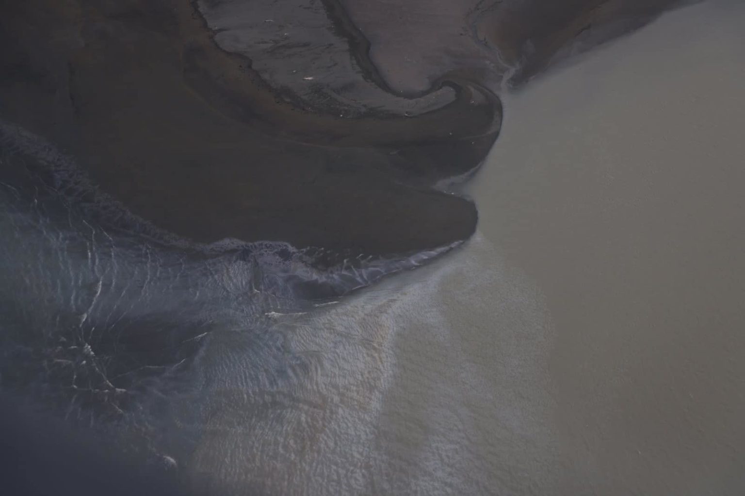 Oil spill threatens coral reefs, mangroves, seaweeds in Mindoro; may reach Palawan Inquirer News