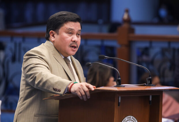 Days after a mess involving the unauthorized deductions from several GCash accounts, Senator Jinggoy Estrada proposed a law that would impose prison time and a fine of up to P5 million to cyber criminals who target digital financial services. 